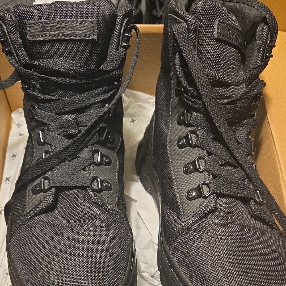 Dr. Martens Combs Women's Poly Casual Boots LIKE NEW